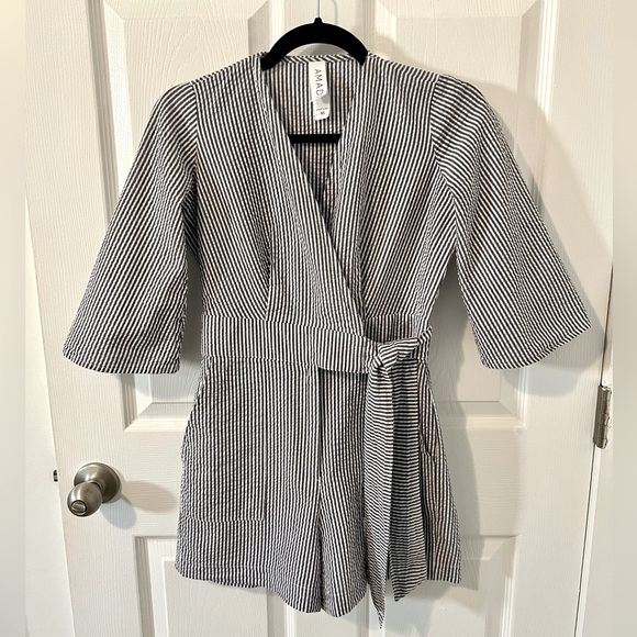 Anthropologie Amadi Striped Cotton Short Romper Faux Wrap Flare Sleeves Size XS - Picture 3 of 11